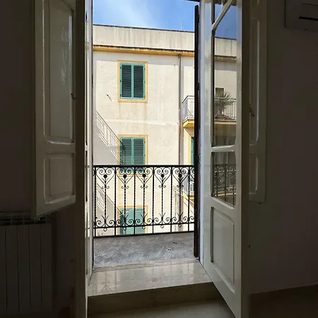 Stanze Matrimoniali Nicchia Della Ninfa Habitación en casa particular *